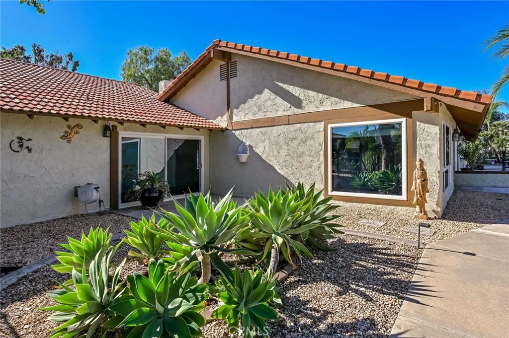 14531 Viewcrest Drive, Riverside, California 92504 home-pic-29